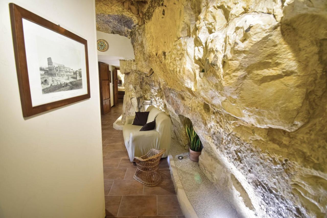 Villa Domum In Petra Casa Nella Roccia Self Check - In Modica Esterno foto
