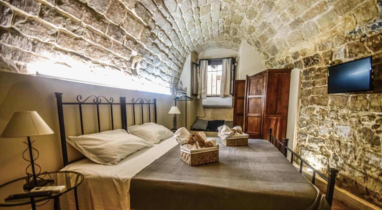 Villa Domum In Petra Casa Nella Roccia Self Check - In Modica Esterno foto